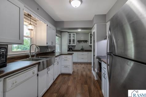 360 N Park Avenue Le Center MN 56057