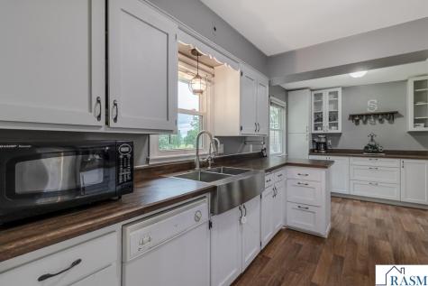 360 N Park Avenue Le Center MN 56057