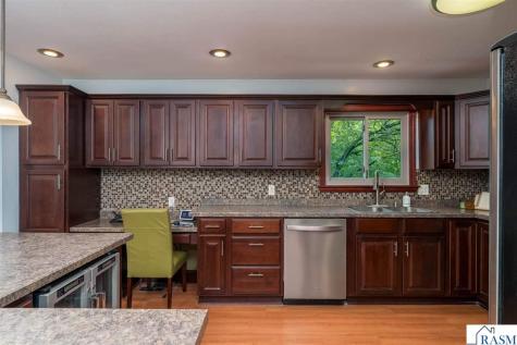 373 Carol Court North Mankato MN 56003