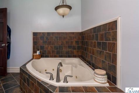 373 Carol Court North Mankato MN 56003
