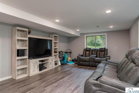 373 Carol Court North Mankato MN 56003