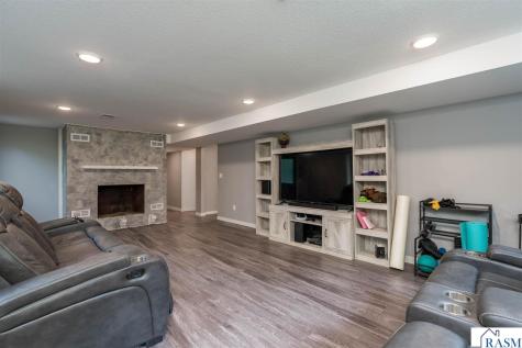 373 Carol Court North Mankato MN 56003
