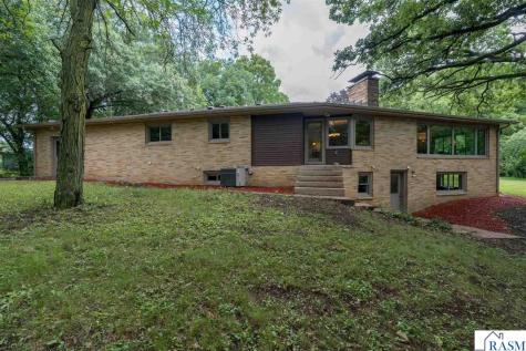 373 Carol Court North Mankato MN 56003