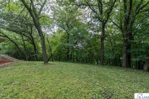 373 Carol Court North Mankato MN 56003