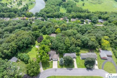373 Carol Court North Mankato MN 56003