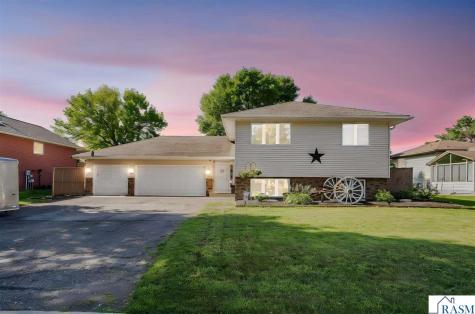 1735 N Orchid Drive North Mankato MN 56001