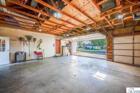 1735 N Orchid Drive North Mankato MN 56001
