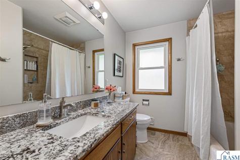 115 Catalina Drive Mankato MN 56001