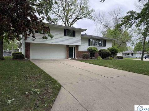 1609 Gateway Drive Albert Lea MN 56007
