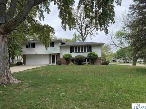 1609 Gateway Drive Albert Lea MN 56007