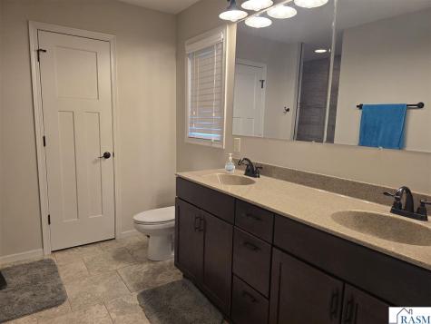 2407 Dacotah Drive New Ulm MN 56073