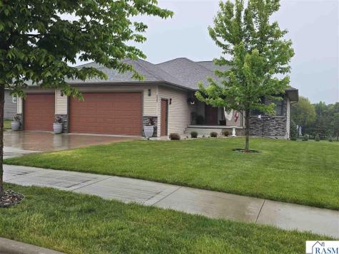 2407 Dacotah Drive New Ulm MN 56073