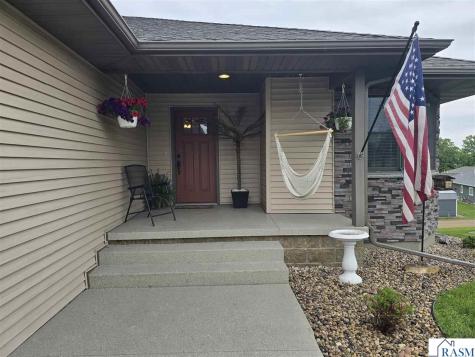 2407 Dacotah Drive New Ulm MN 56073