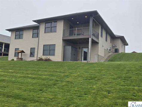 2407 Dacotah Drive New Ulm MN 56073