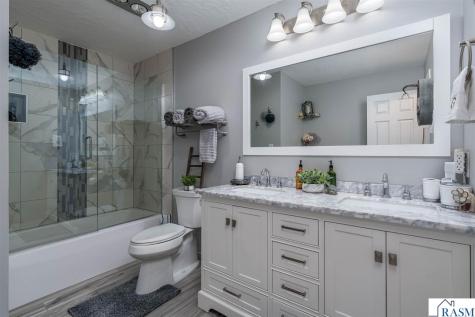 20206 Monks Avenue Mankato MN 56003