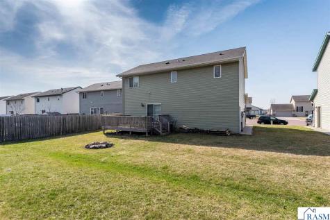 152 Savannah Court Mankato MN 56001
