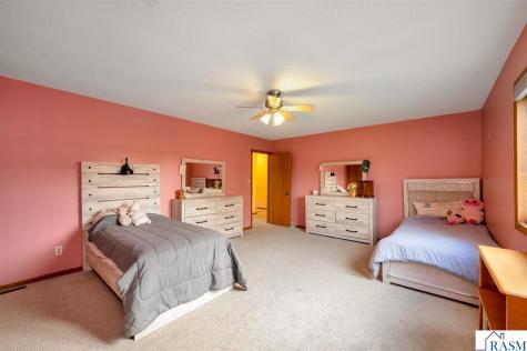 218 W 6th Street Blue Earth MN 56013