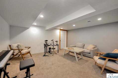 218 W 6th Street Blue Earth MN 56013