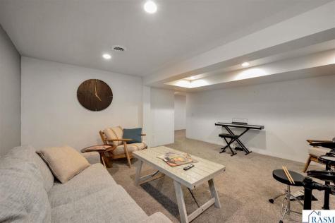 218 W 6th Street Blue Earth MN 56013