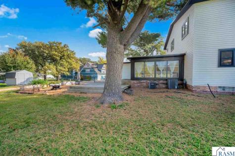 218 W 6th Street Blue Earth MN 56013