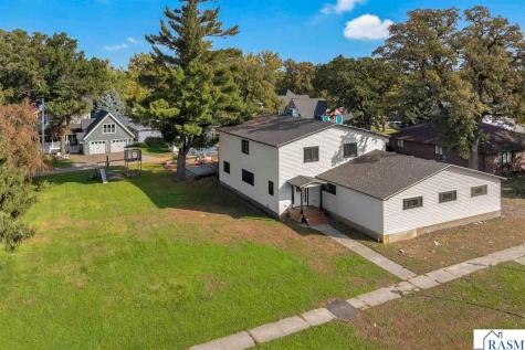 218 W 6th Street Blue Earth MN 56013