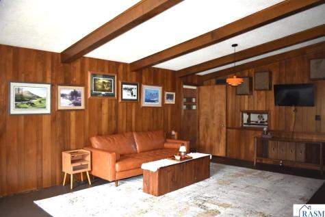 304 S Independence Avenue Clarks Grove MN 56016