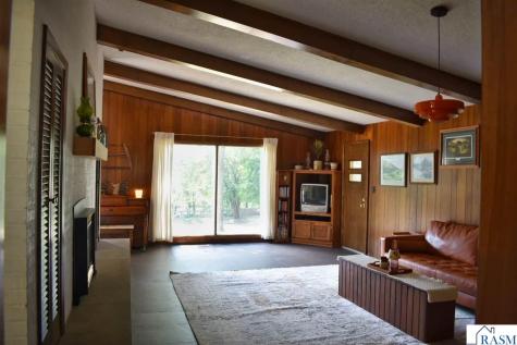 304 S Independence Avenue Clarks Grove MN 56016