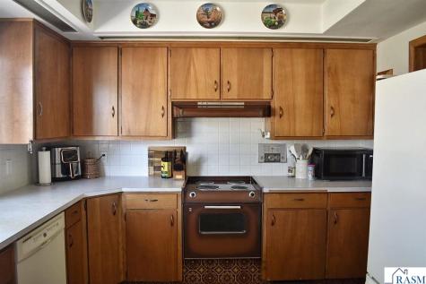 304 S Independence Avenue Clarks Grove MN 56016