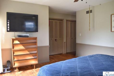 304 S Independence Avenue Clarks Grove MN 56016