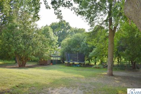 304 S Independence Avenue Clarks Grove MN 56016
