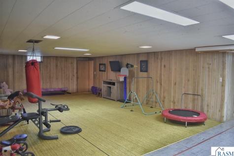 304 S Independence Avenue Clarks Grove MN 56016