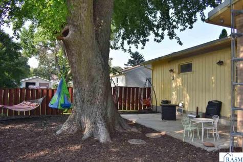 304 S Independence Avenue Clarks Grove MN 56016