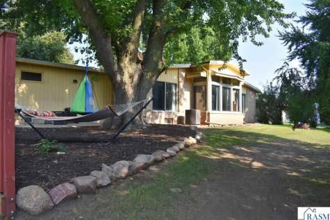 304 S Independence Avenue Clarks Grove MN 56016