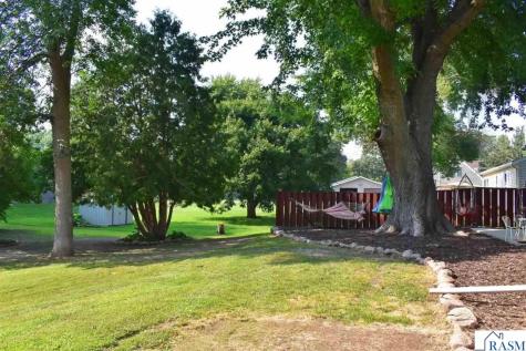304 S Independence Avenue Clarks Grove MN 56016