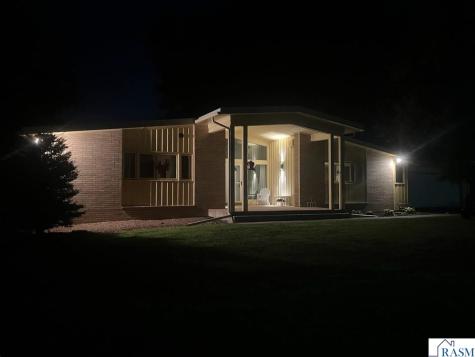 304 S Independence Avenue Clarks Grove MN 56016