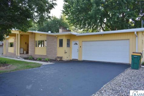304 S Independence Avenue Clarks Grove MN 56016