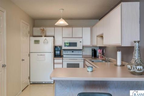 150 Oxford Path Mankato MN 56001