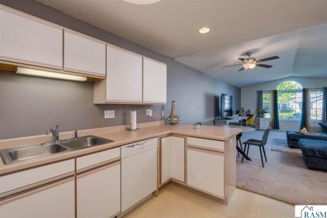 150 Oxford Path Mankato MN 56001