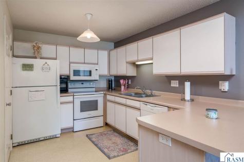 150 Oxford Path Mankato MN 56001