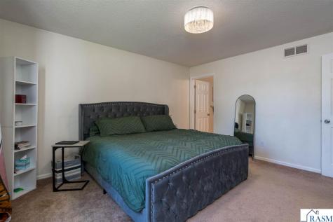 150 Oxford Path Mankato MN 56001
