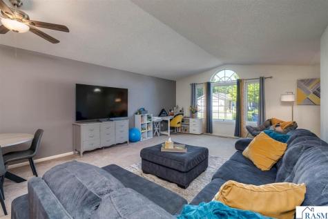 150 Oxford Path Mankato MN 56001