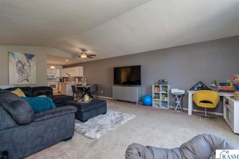 150 Oxford Path Mankato MN 56001