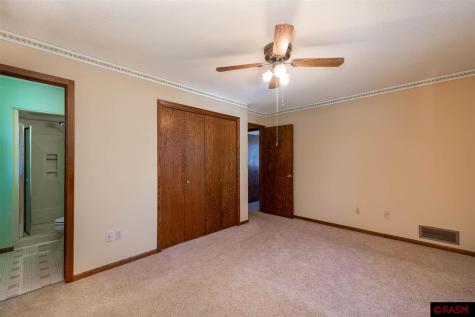 1734 Candi Lane North Mankato MN 56003