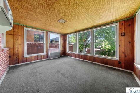 1005 S Minnesota Street New Ulm MN 56073-3420
