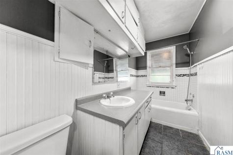 1005 S Minnesota Street New Ulm MN 56073-3420