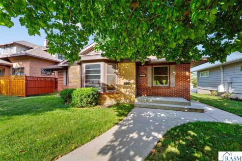 1005 S Minnesota Street New Ulm MN 56073-3420