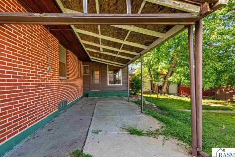 1005 S Minnesota Street New Ulm MN 56073-3420