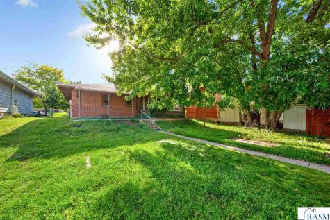 1005 S Minnesota Street New Ulm MN 56073-3420