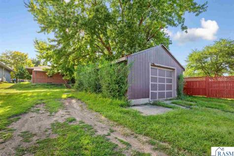 1005 S Minnesota Street New Ulm MN 56073-3420