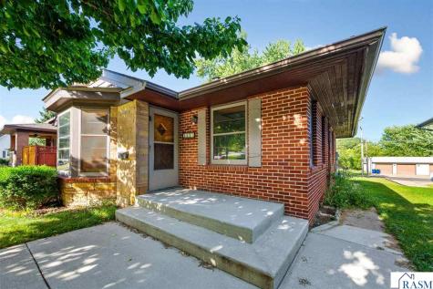 1005 S Minnesota Street New Ulm MN 56073-3420